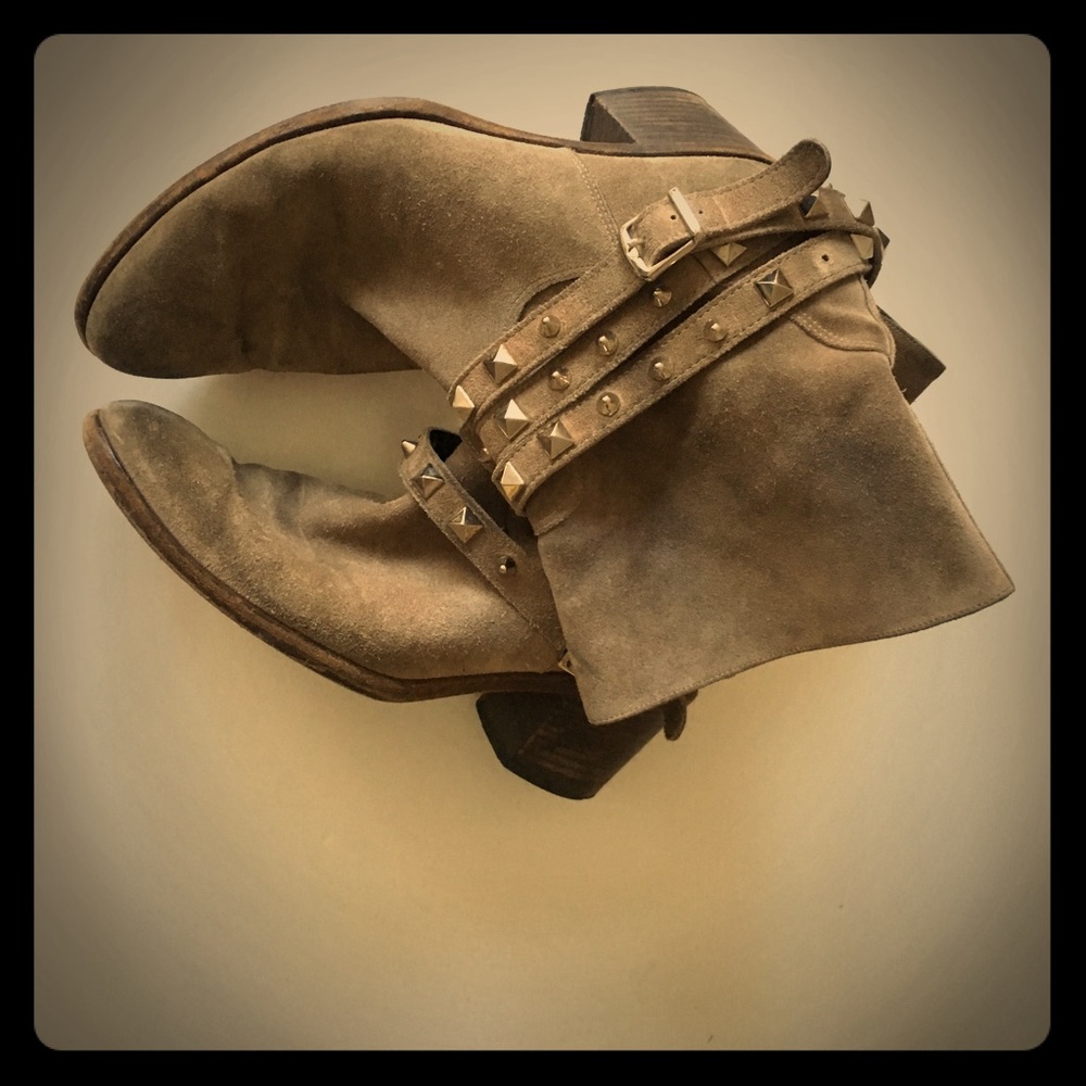 Handmade Italian suede boots
